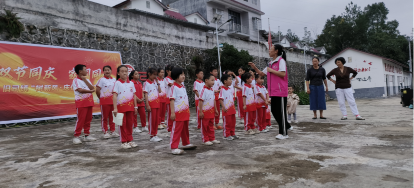 万村女性展风姿｜罗燕妮：情系 “一老一小”，将科学健身种子撒遍乡野