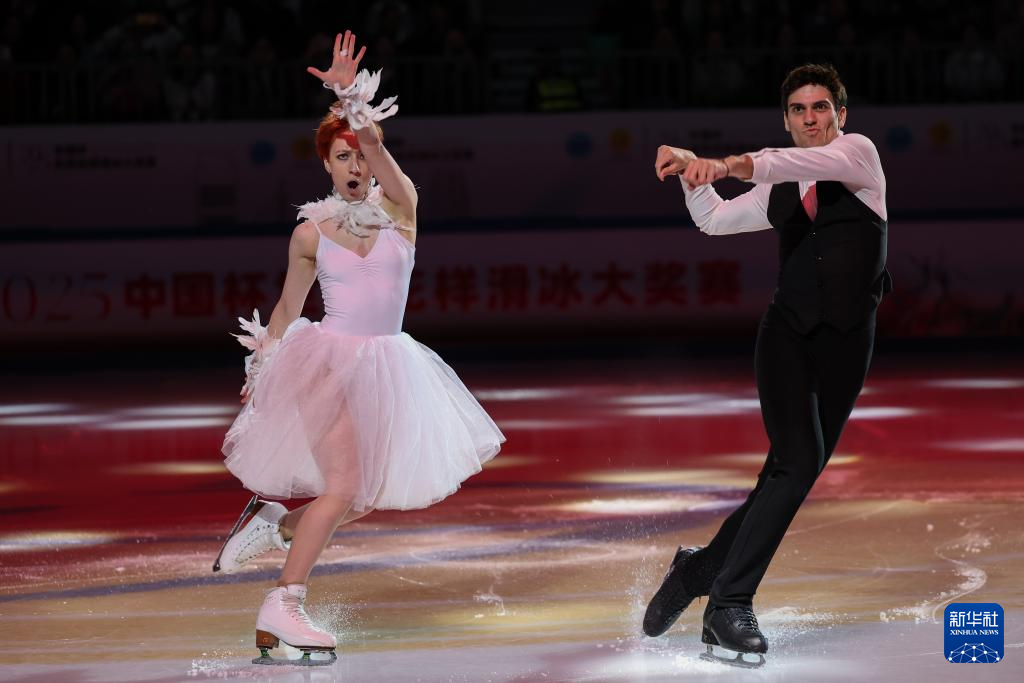 花样滑冰——中国杯:表演滑举行