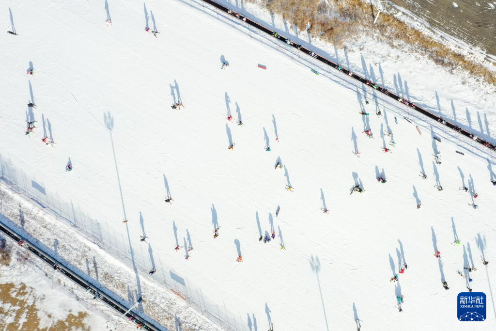 “雪假”开启 吉林青少年奔赴冰雪运动之约
