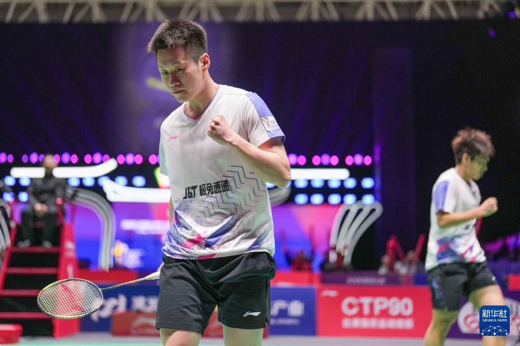 羽毛球——中国俱乐部超级联赛:厦门银行队获冠军