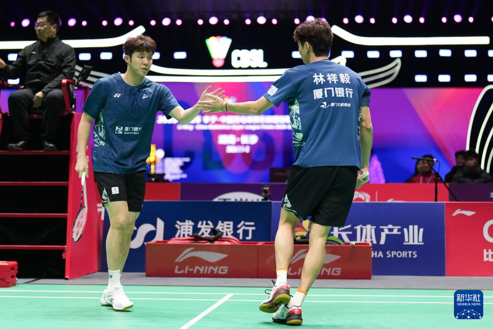 羽毛球——中国俱乐部超级联赛:厦门银行队获冠军
