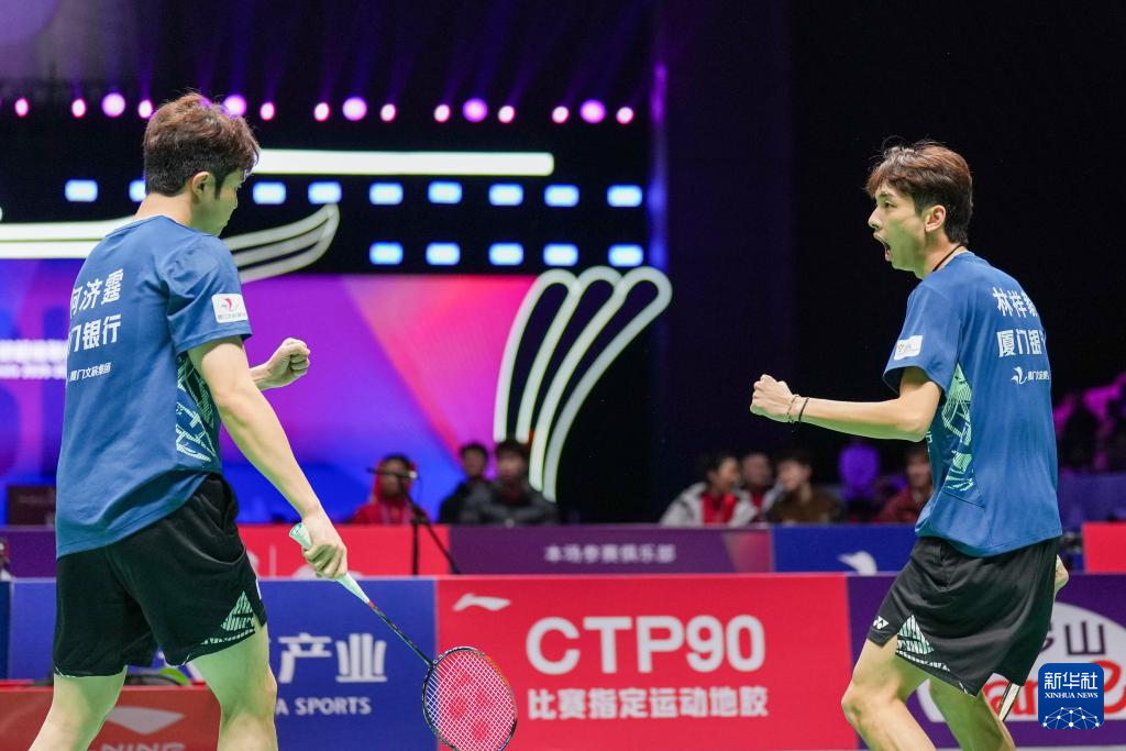 羽毛球——中国俱乐部超级联赛:厦门银行队获冠军