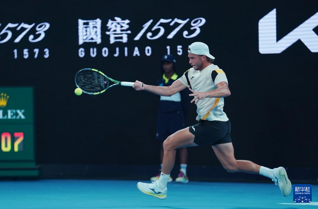 澳网:兹韦列夫晋级男单第三轮