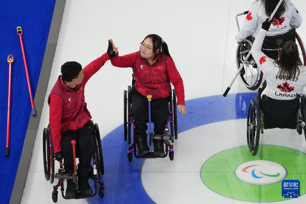 冬残奥会——轮椅冰壶混合团体金牌赛:中国队获得亚军