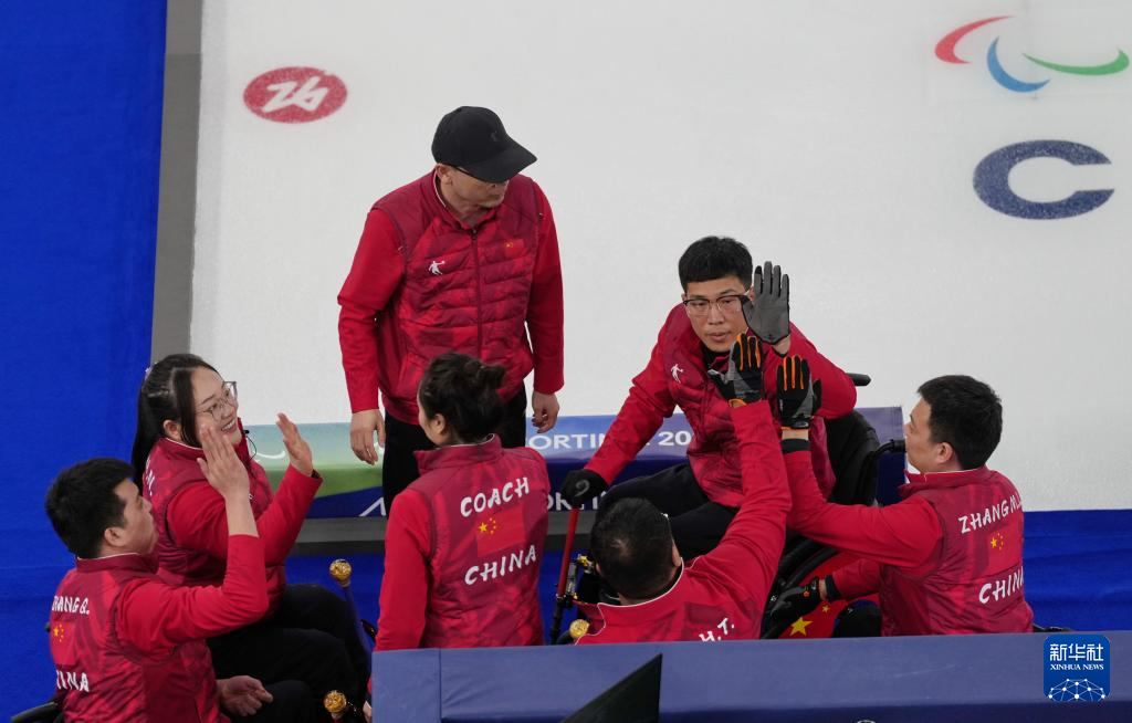 冬残奥会——轮椅冰壶混合团体金牌赛:中国队获得亚军