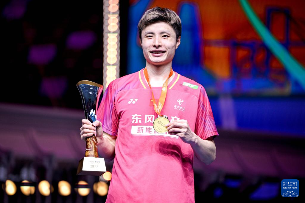 羽毛球亚锦赛|石宇奇夺得男单冠军